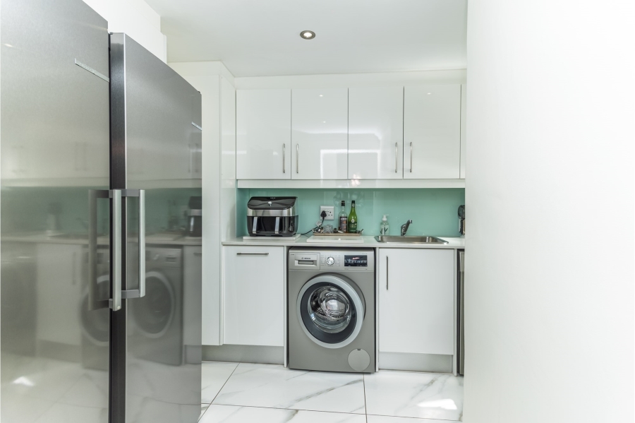 3 Bedroom Property for Sale in Cairnside Western Cape
